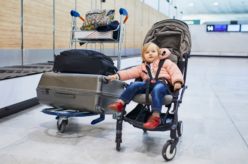 Wózek do samolotu dla dziecka