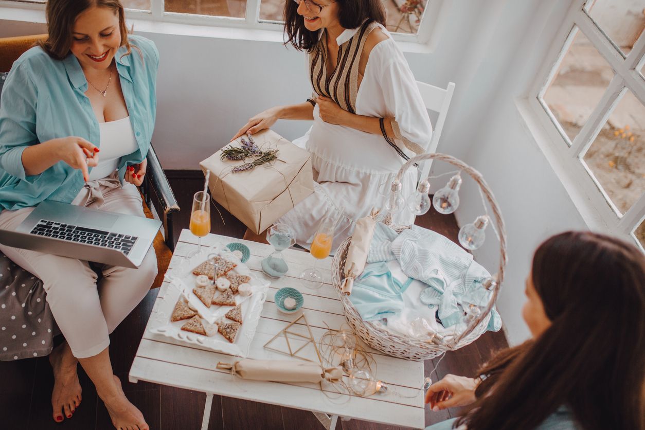 Urządzamy Baby Shower: dekoracje na gender reveal party.