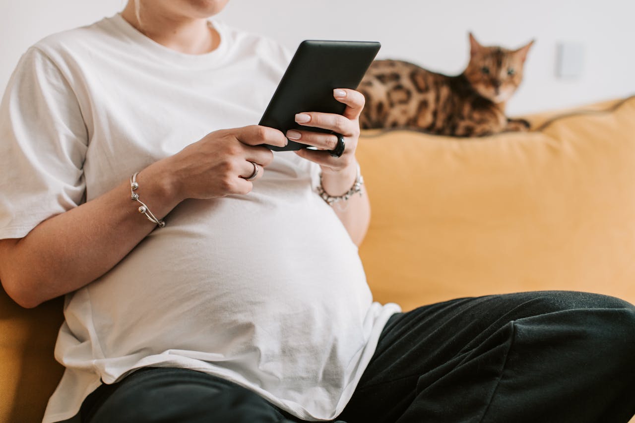 Czym jest motherhood penalty: czyli kilka słów o „karze za macierzyństwo”