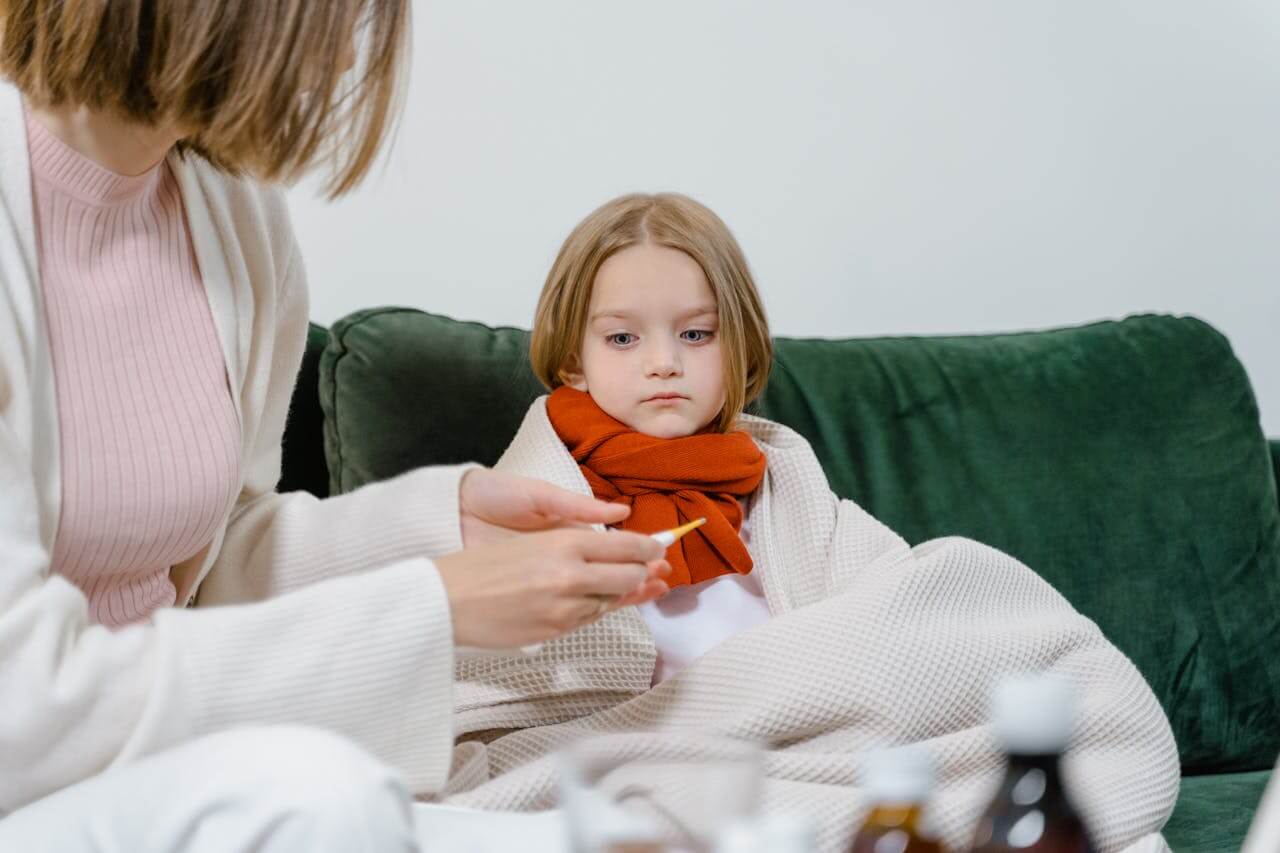 Co ile można podawać leki przeciwgorączkowe dziecku — jak podawać paracetamol i ibuprofen?