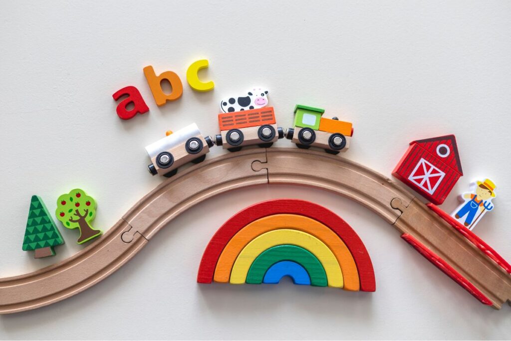 klepy z zabawkami dla dzieci